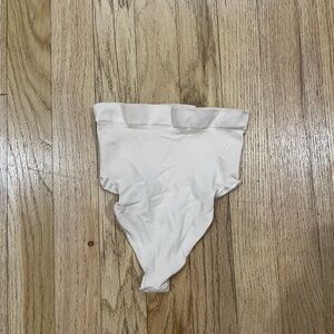 Skims Seamless Sculpt mid waist thong NWOT